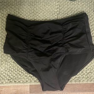 Torrid size 1 swim bottom
